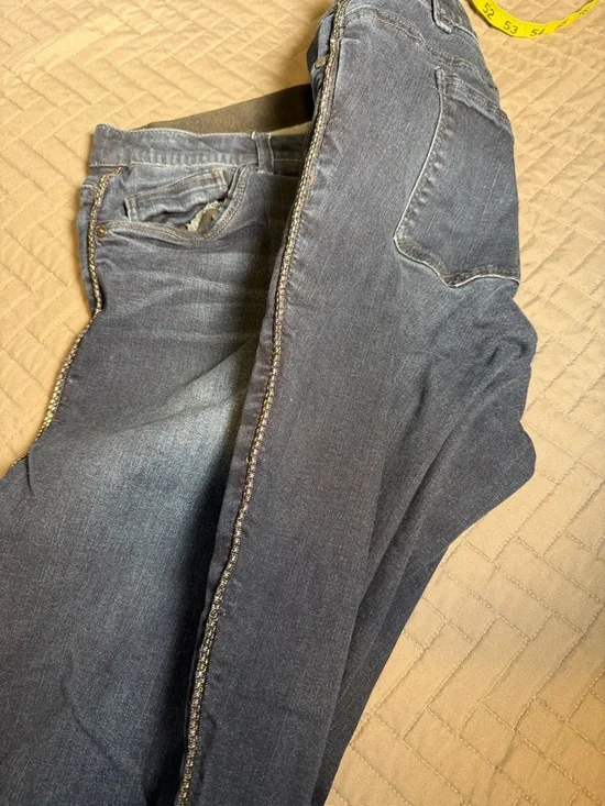 Wit & Wisdom 16W Jeans with gold stitching - Picture 5 of 6